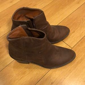 Size 5.5 Steve Madden booties
